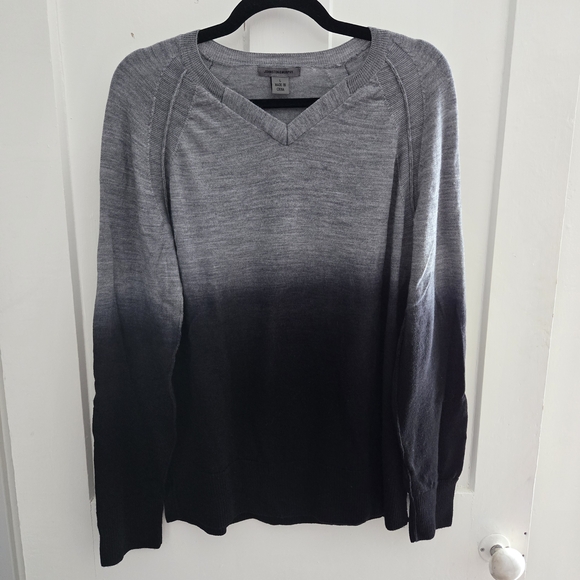Johnston & Murphy Other - Johnston & Murphy Sweater, Mens Large V Neck Gray & Black Ombre 100% Merino Wool